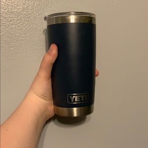 Yeti 20oz rambler tumbler magslide lid navy